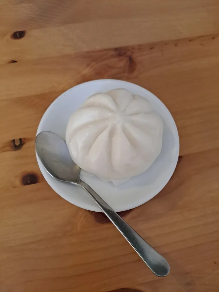 Broche Vapeur À la Crème de Lotus