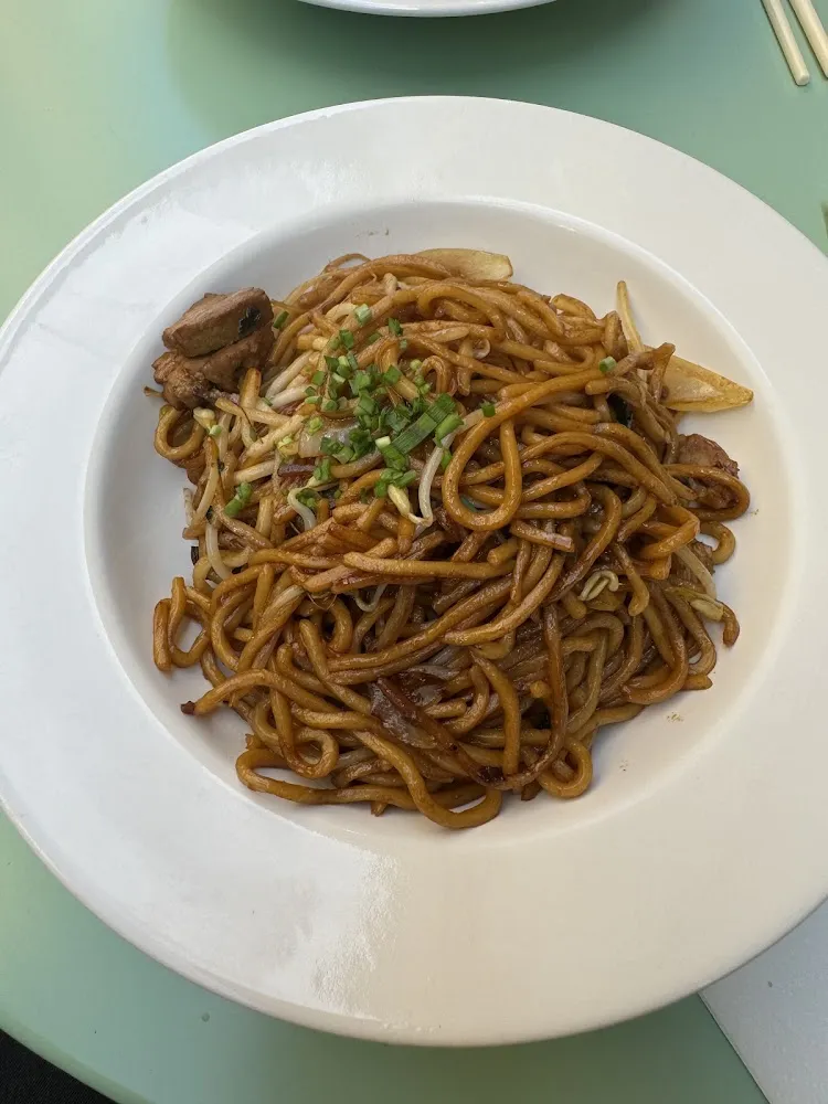 Nouilles Sautées Au Canard Laqué